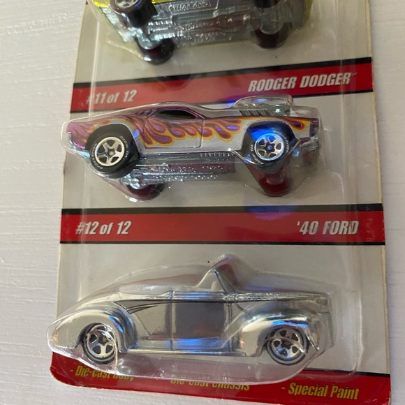 Hot Wheels 3-PACK Classics Series 3 '69 Camaro Rodger Dodger '40 Ford 1731 - Picture 3 of 8